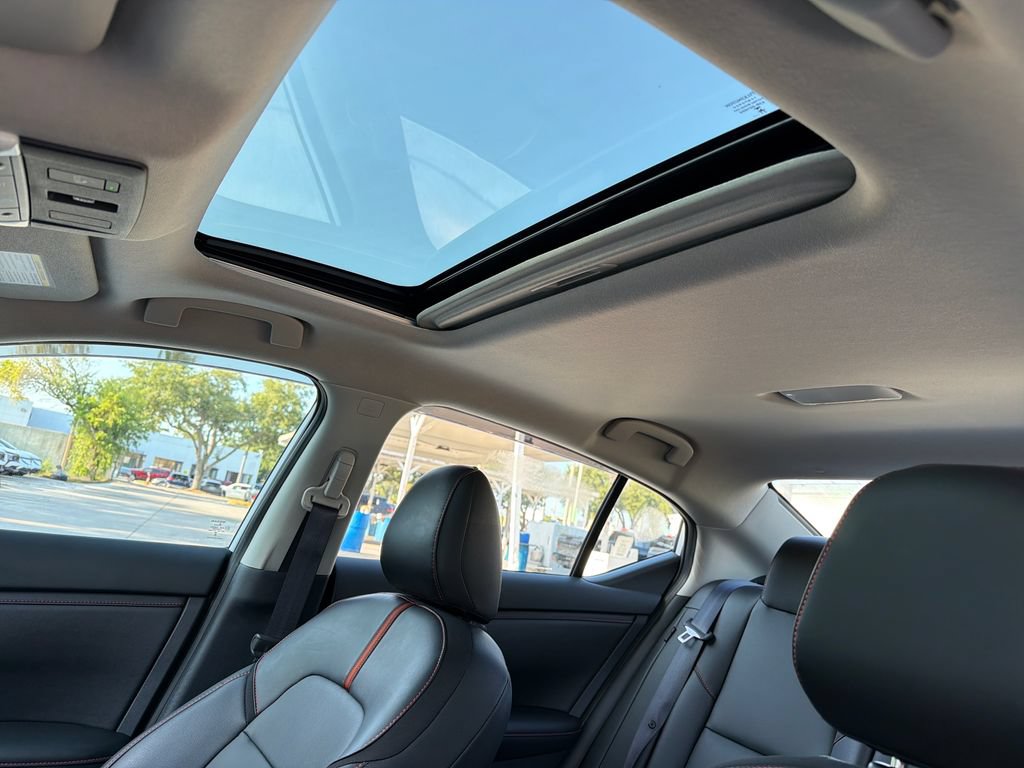 Certified 2024 Nissan Sentra SR w/ SR Premium Package FWD image 17