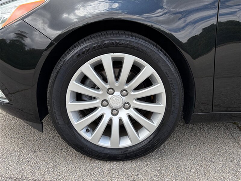 Used 2013 Buick Regal Premium FWD image 26