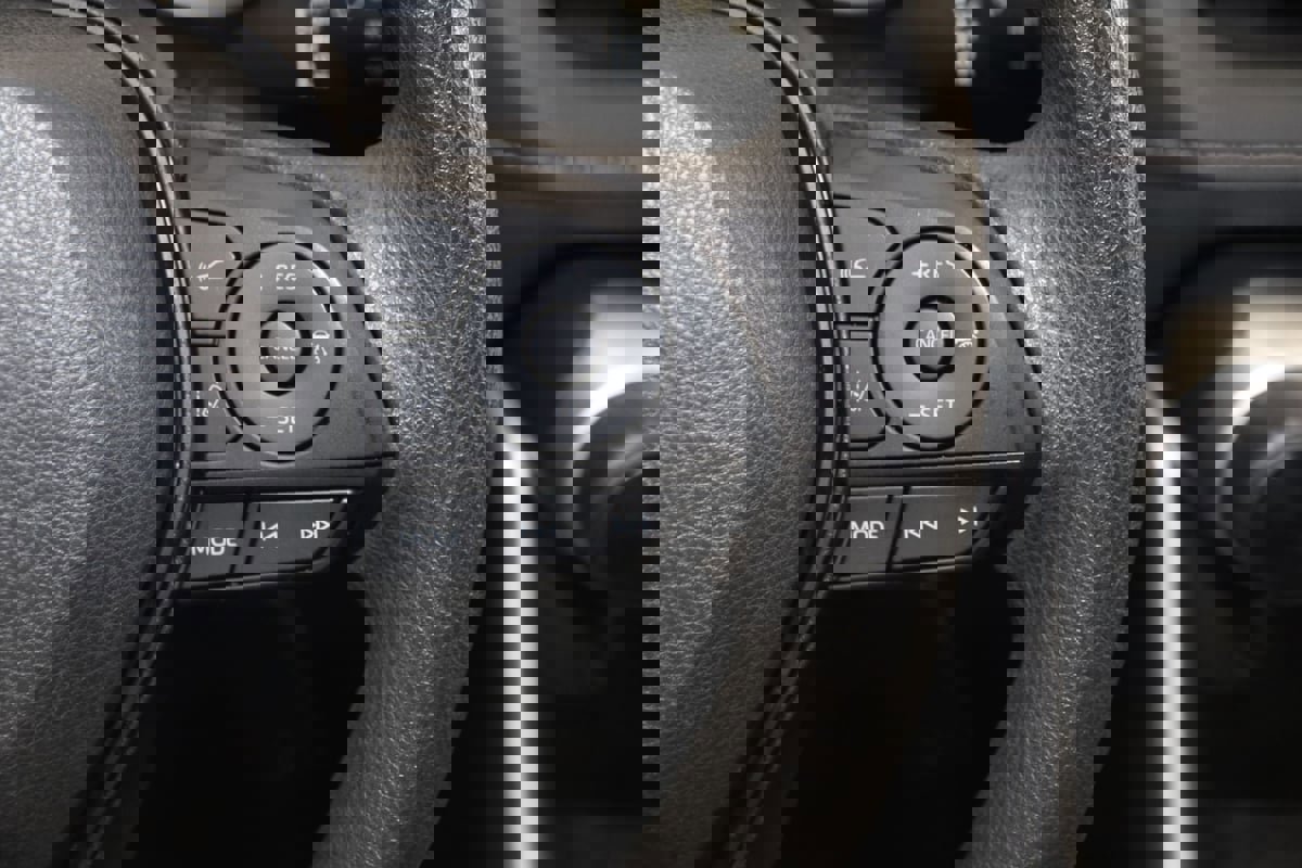 Used 2024 Toyota RAV4 LE FWD image 28