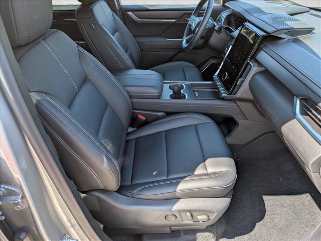 Used 2024 GMC Acadia Elevation FWD image 25