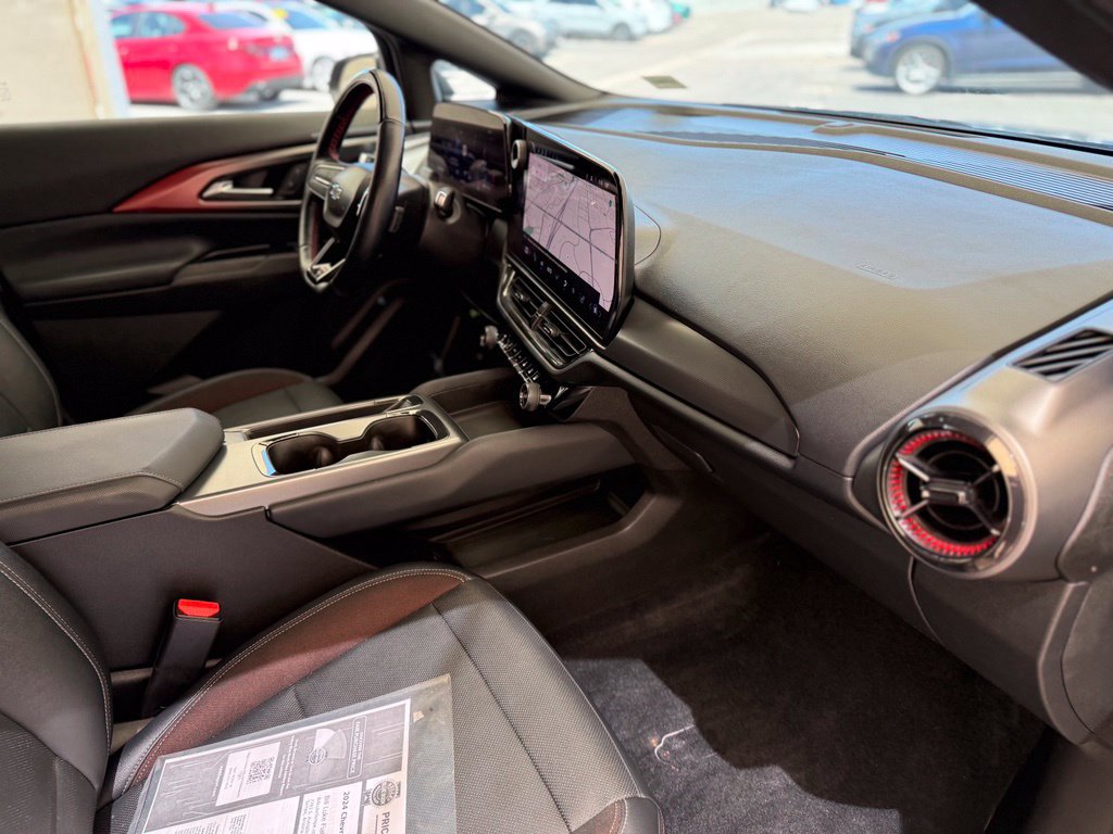 Used 2024 Chevrolet Equinox EV RS FWD image 14