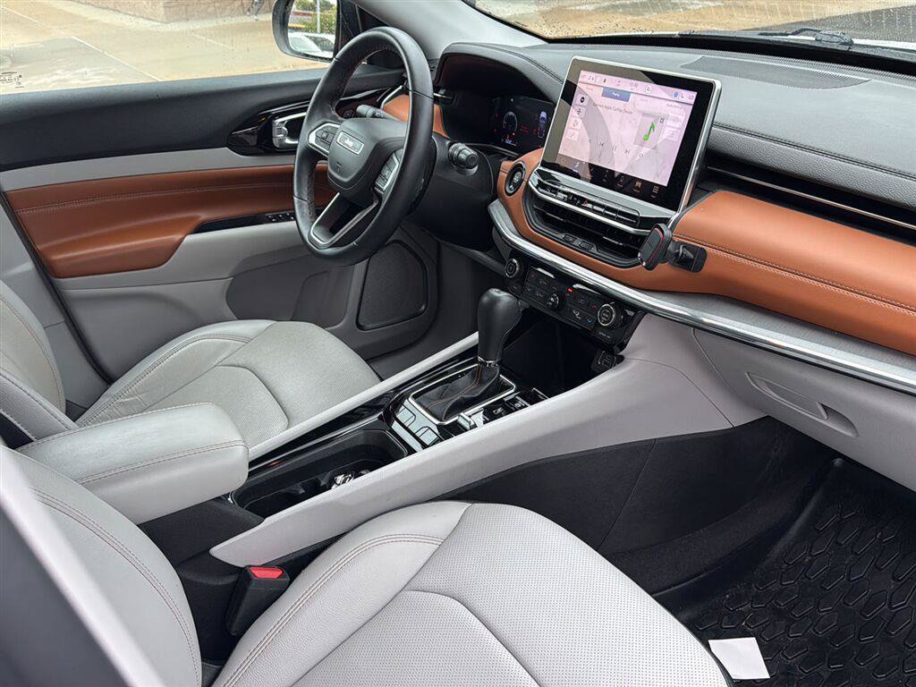 Used 2022 Jeep Compass Limited w/ Elite Group AWD/4WD image 10