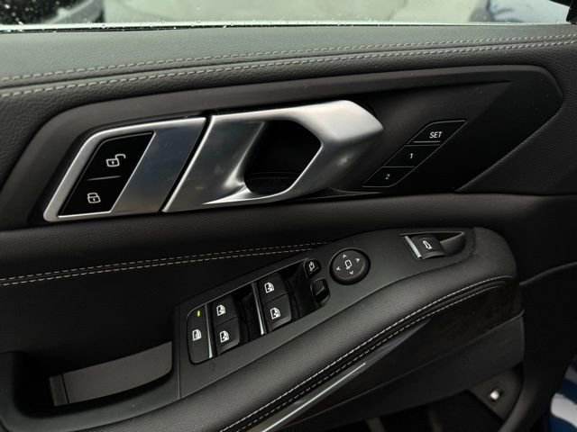 Used 2023 BMW X5 xDrive45e w/ Executive Package image 16