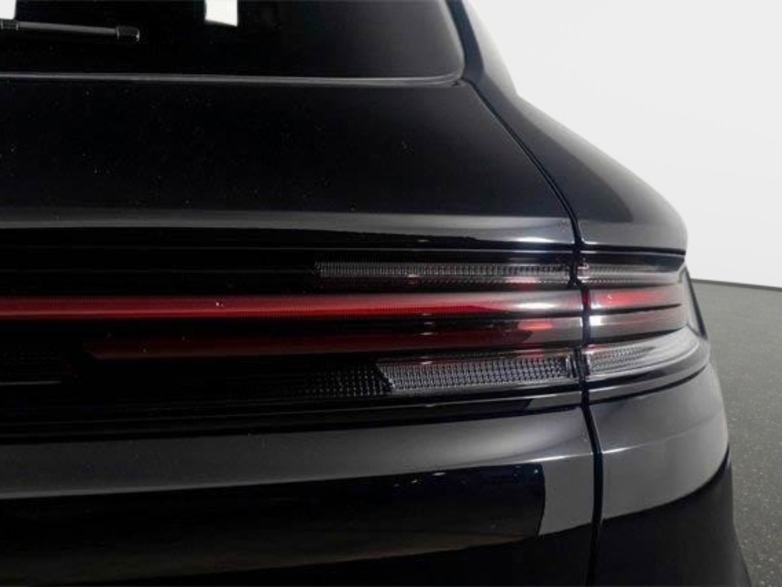 Used 2024 Porsche Cayenne image 29