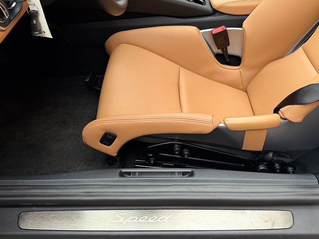 Used 2019 Porsche 911 Speedster image 21
