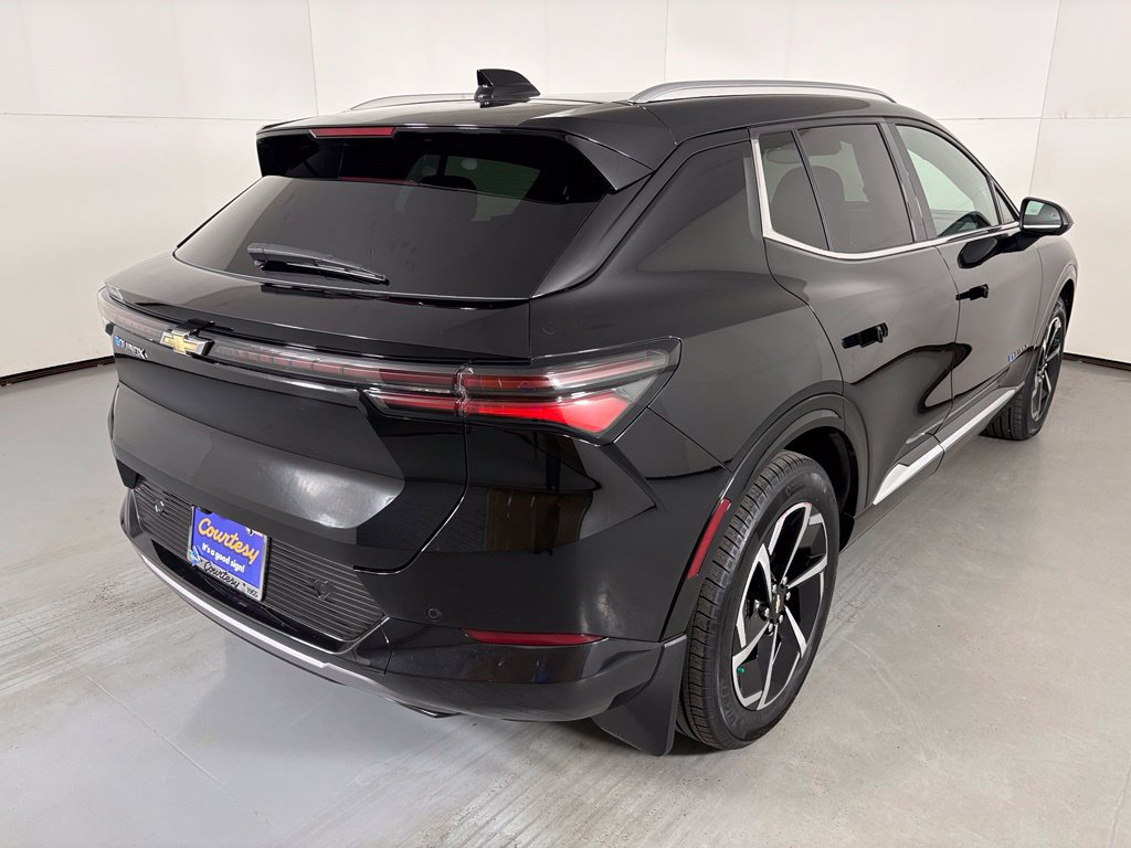 Used 2024 Chevrolet Equinox EV LT w/ LPO, Active Package FWD image 10