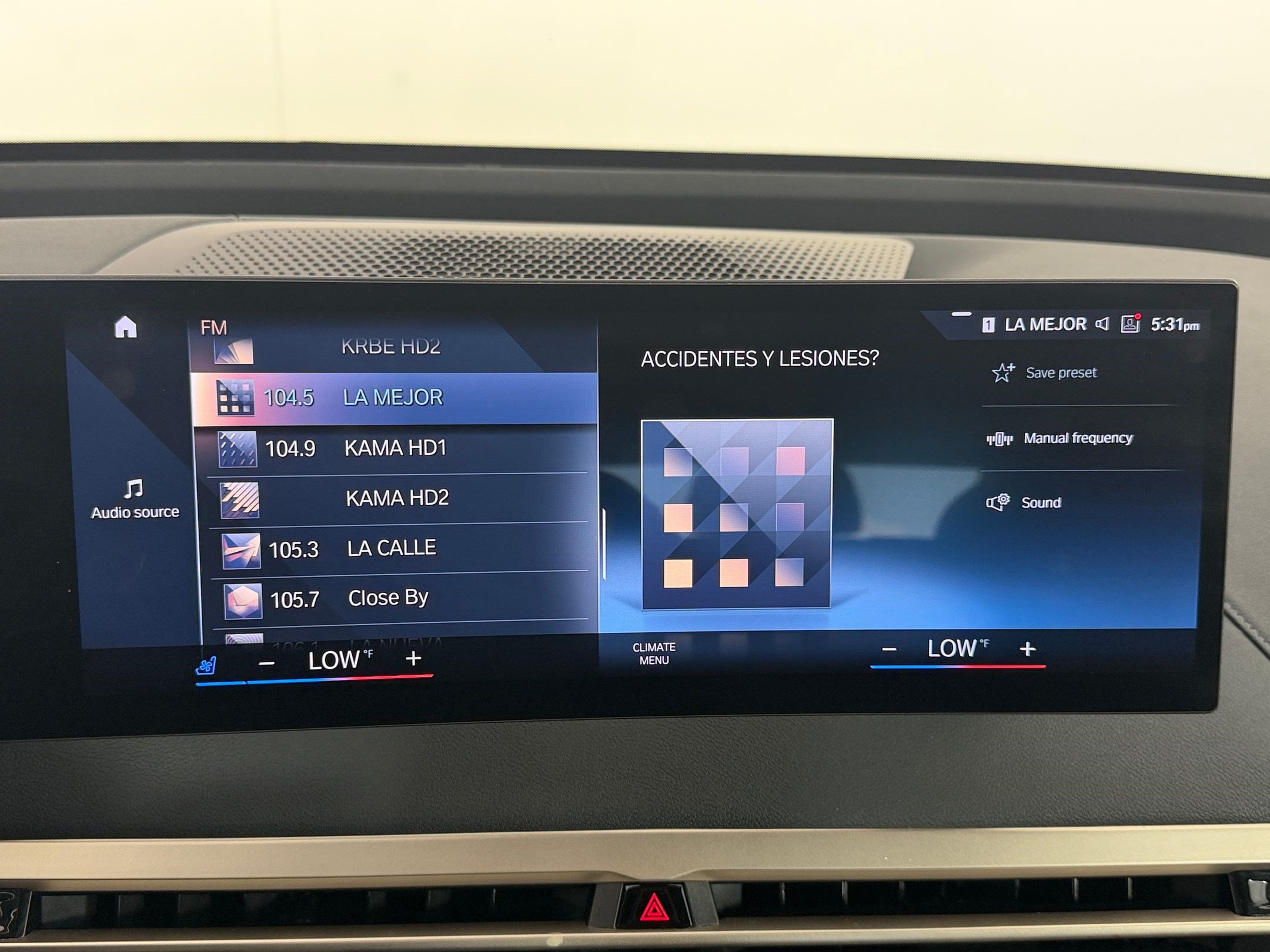 Used 2023 BMW iX xDrive50 w/ Convenience Package AWD/4WD image 26