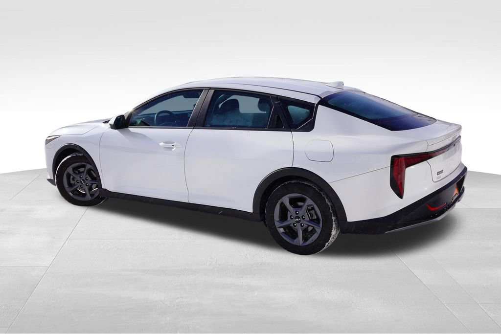 Used 2025 Kia K4 LXS image 8