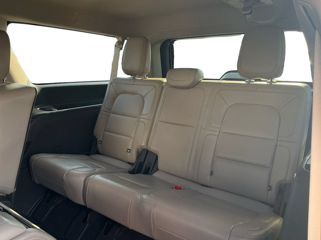 Certified 2024 Lincoln Navigator L Reserve AWD/4WD image 21