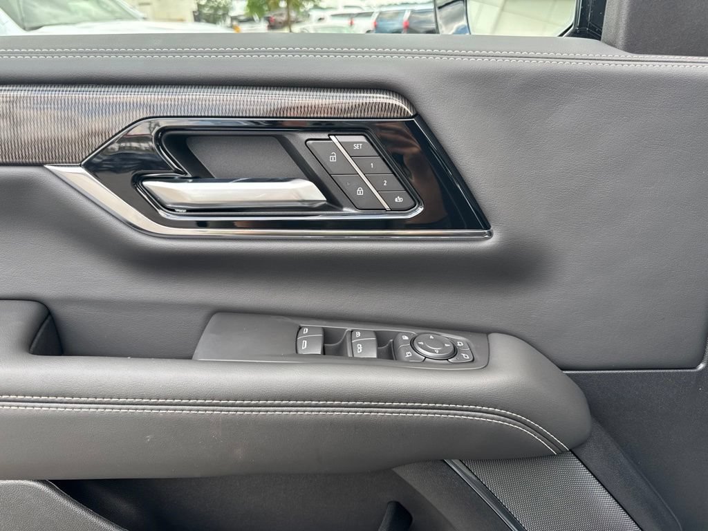 New 2026 GMC Yukon XL Elevation w/ Elevation Premium Package AWD/4WD image 13