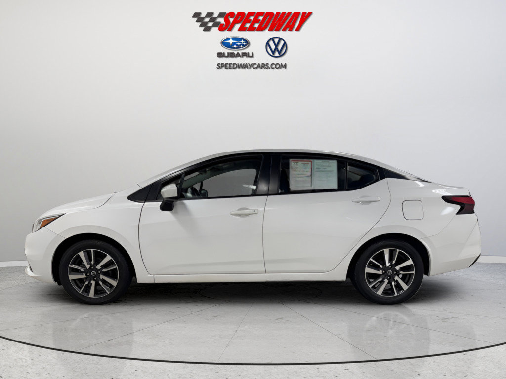 Used 2022 Nissan Versa SV image 4