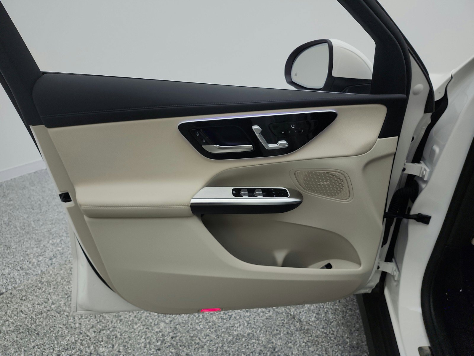Certified 2025 Mercedes-Benz GLC 300 image 13