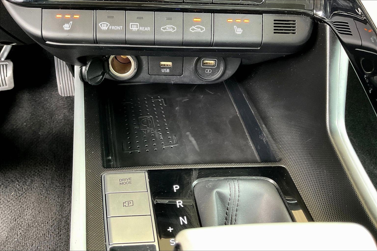 Used 2021 Hyundai Elantra Limited FWD image 14
