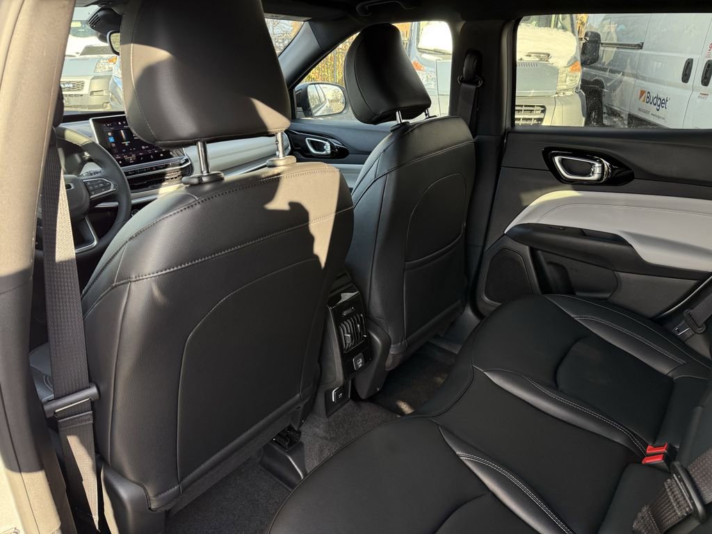 New 2026 Jeep Compass Limited image 24