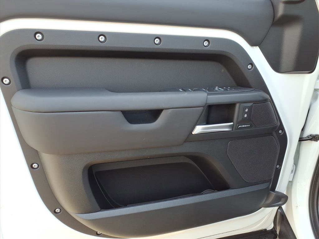 New 2026 Land Rover Defender 110 S image 10