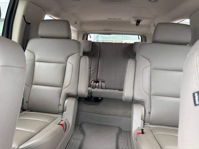 Used 2019 Chevrolet Suburban LT RWD image 15