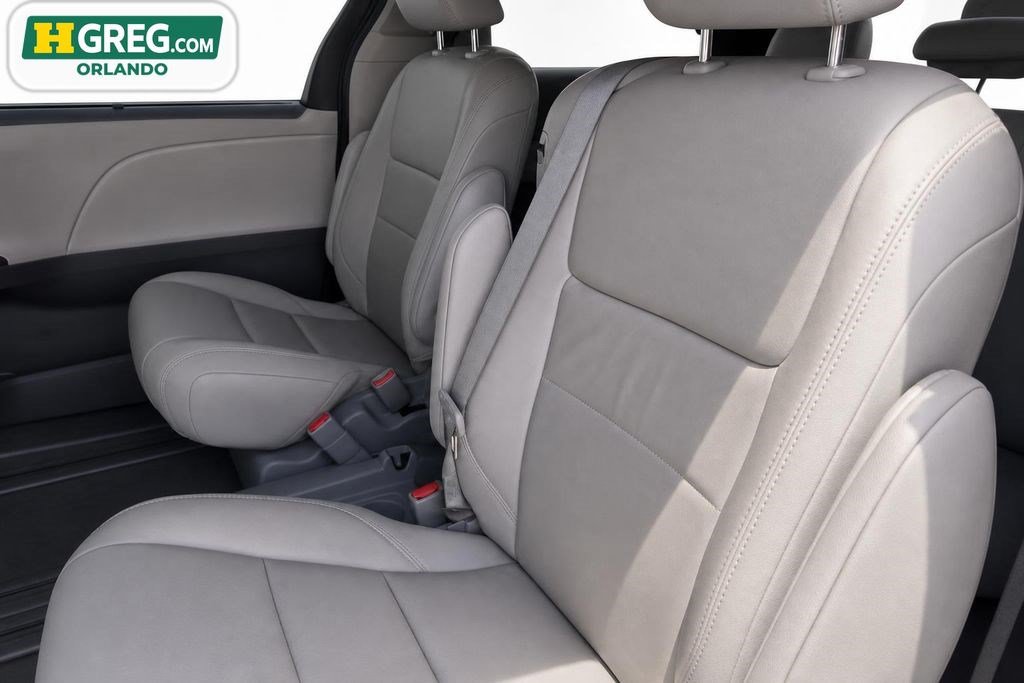 Used 2020 Toyota Sienna XLE FWD image 14