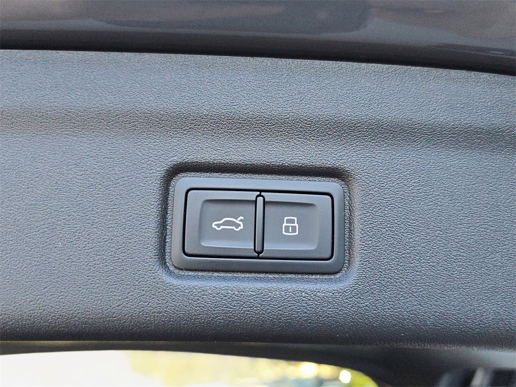 Certified 2025 Audi Q6 e-tron Premium w/ Convenience Package image 13