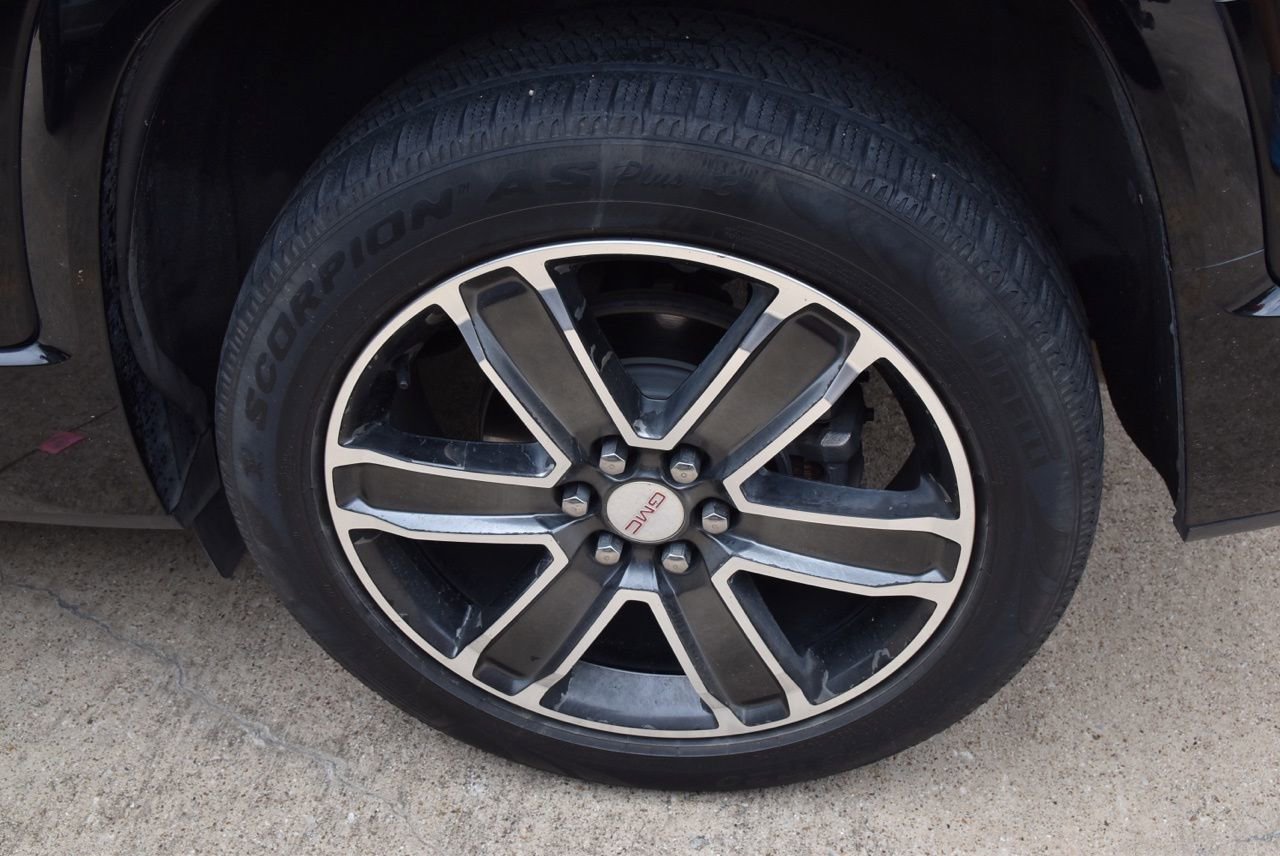 Used 2018 GMC Acadia Denali w/ Technology Package FWD image 10