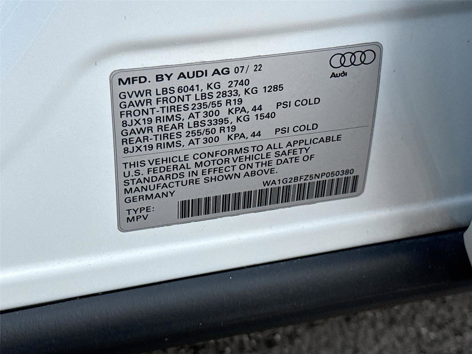 Used 2022 Audi Q4 e-tron Premium w/ Convenience Package AWD/4WD image 32