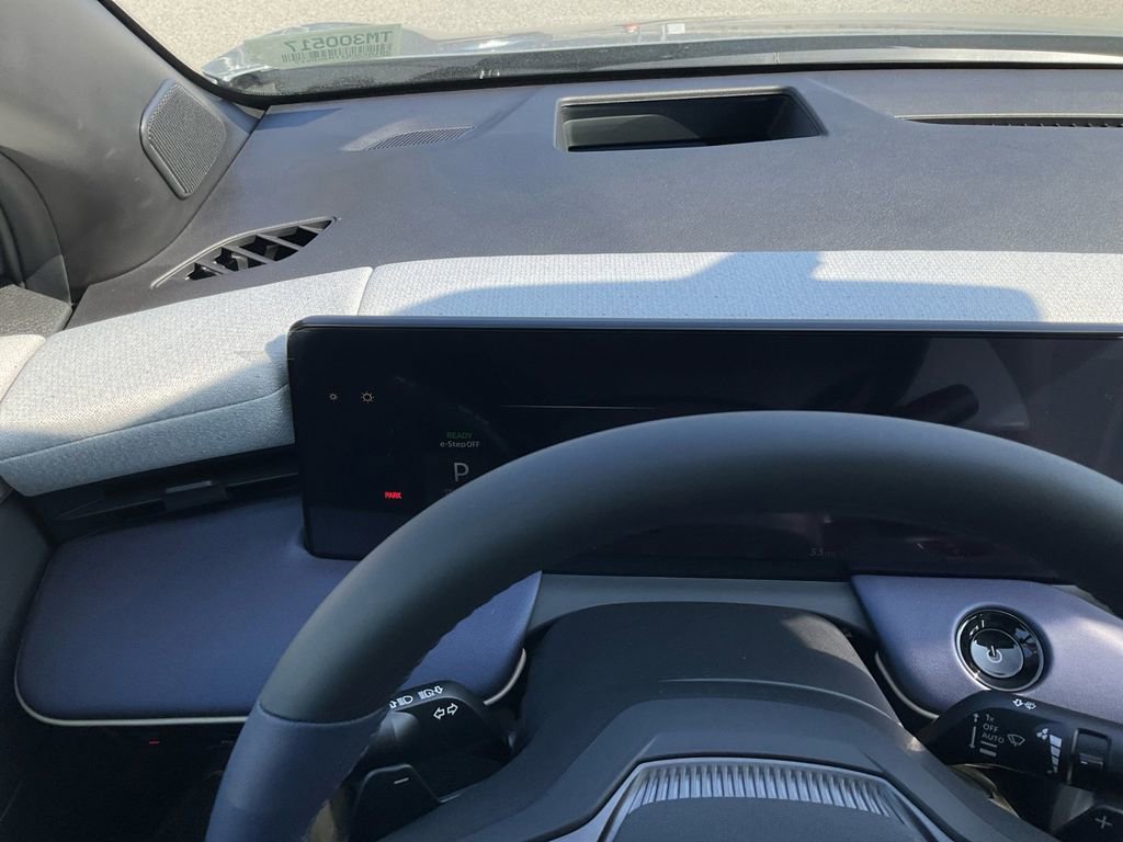 New 2026 Nissan Leaf Platinum+ image 25