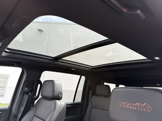 New 2026 Chevrolet Suburban High Country AWD/4WD image 11