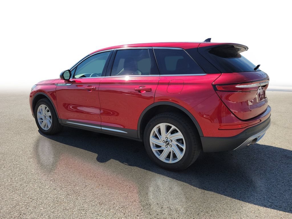 Used 2023 Lincoln Corsair FWD image 3