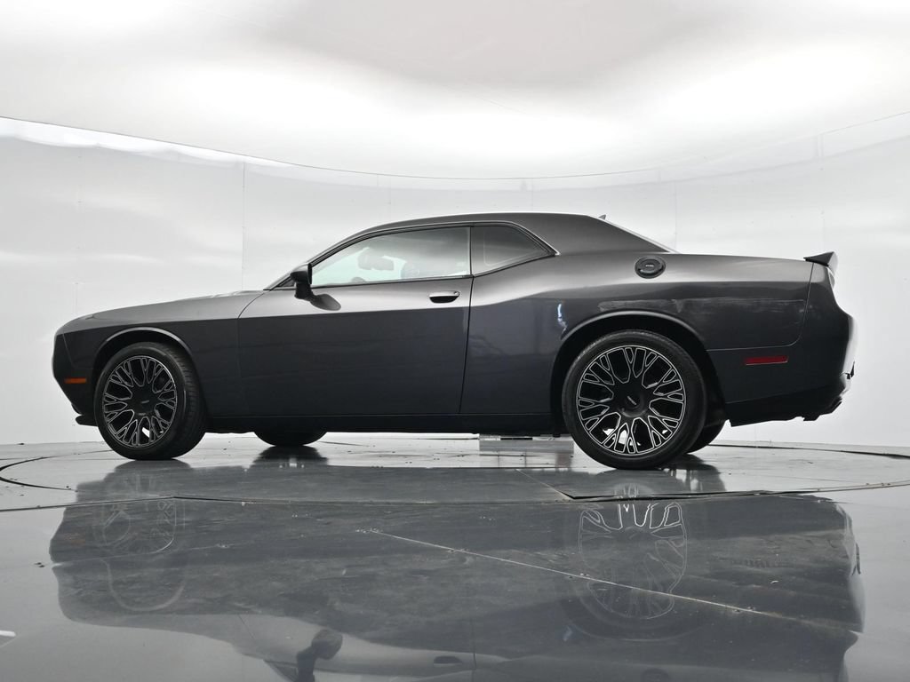 Used 2019 Dodge Challenger SXT w/ Blacktop Package RWD image 30