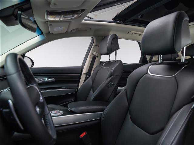 Used 2023 Genesis GV70 2.5T w/ Select Package image 19