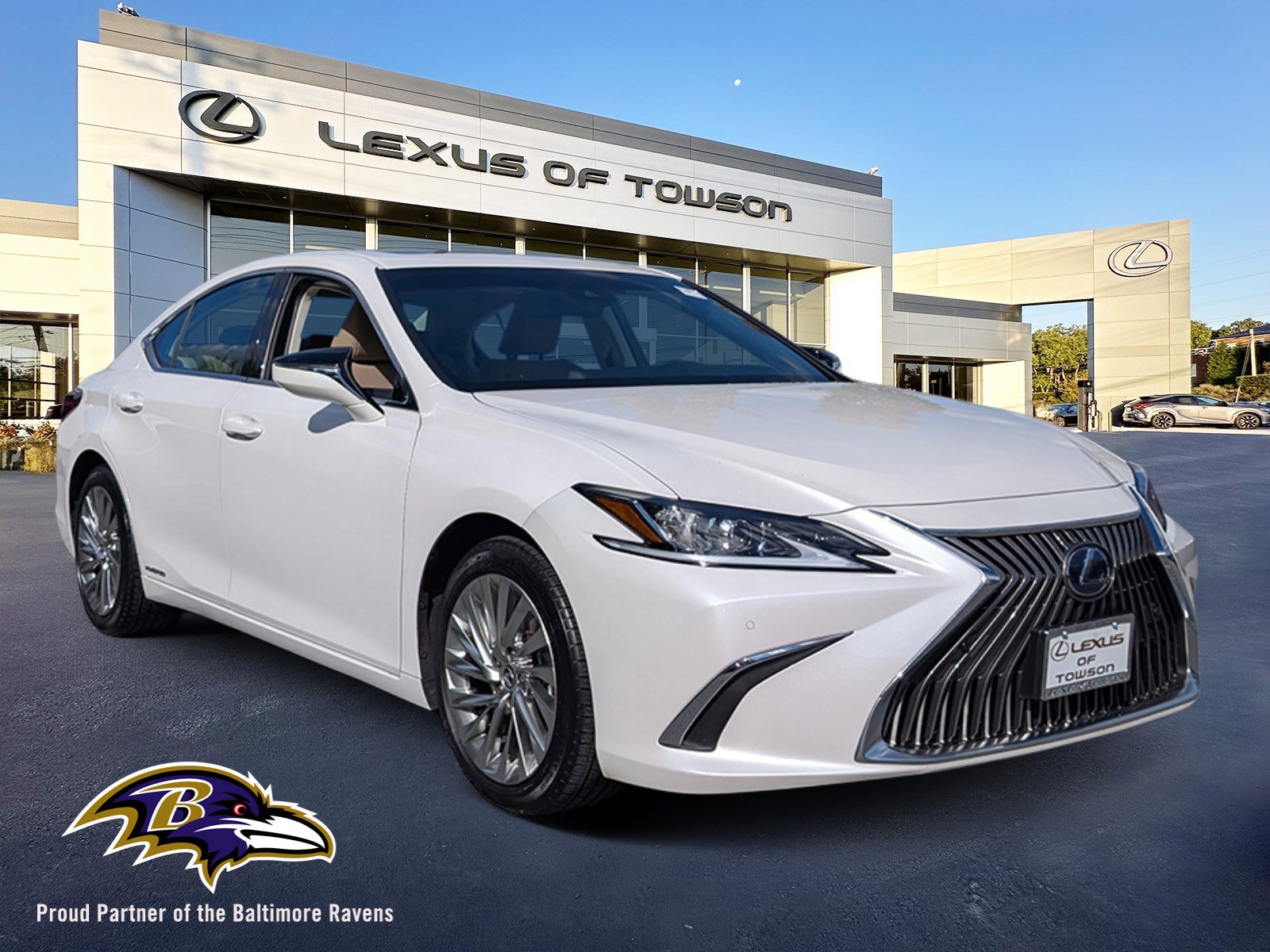 Certified 2021 Lexus ES 300h w/ Accessory Package 2