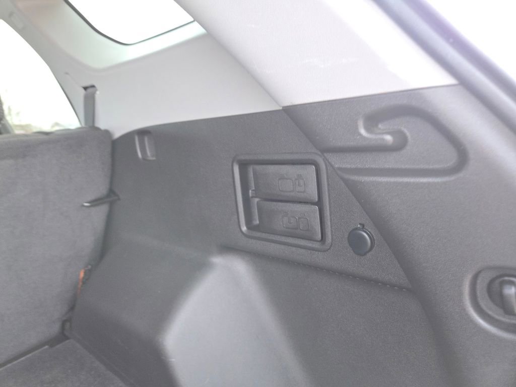 Certified 2023 GMC Terrain SLE w/ Driver Convenience Package image 30