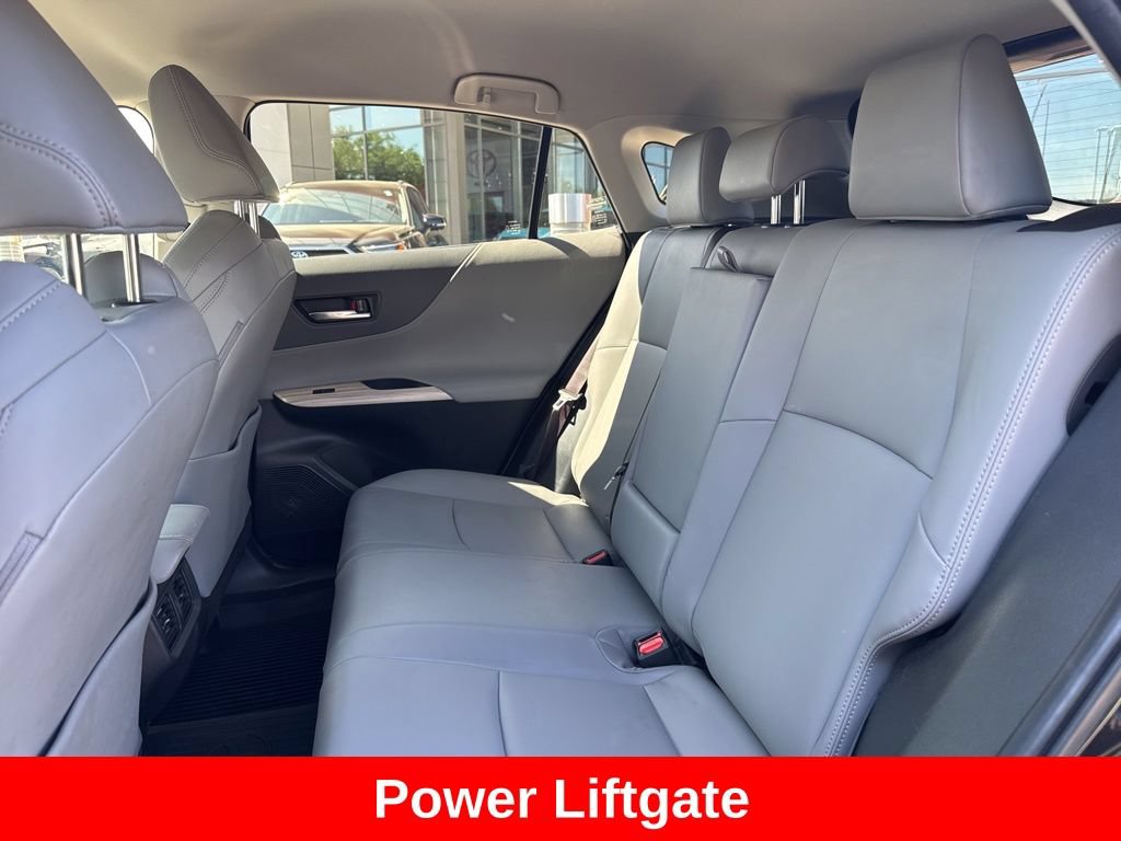 Certified 2022 Toyota Venza XLE AWD/4WD image 16