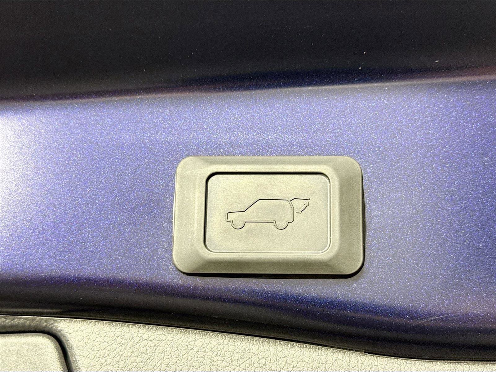 Used 2025 Toyota RAV4 XSE w/ Weather Package AWD/4WD image 51