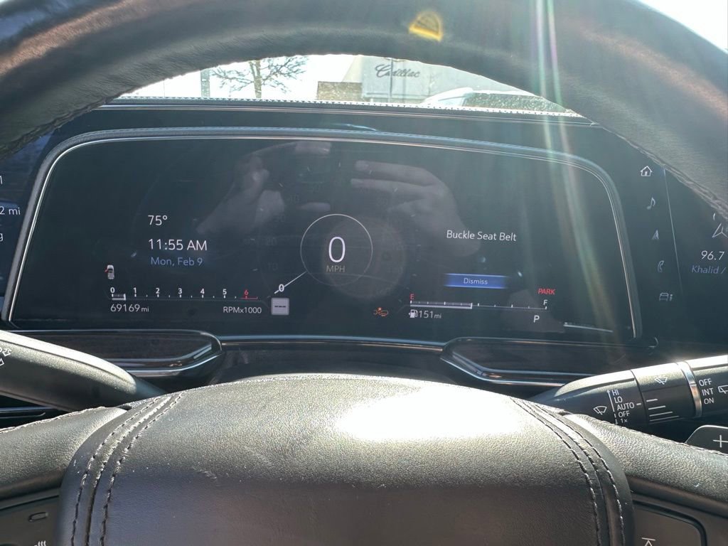 Used 2023 Cadillac Escalade ESV Premium Luxury Platinum image 32