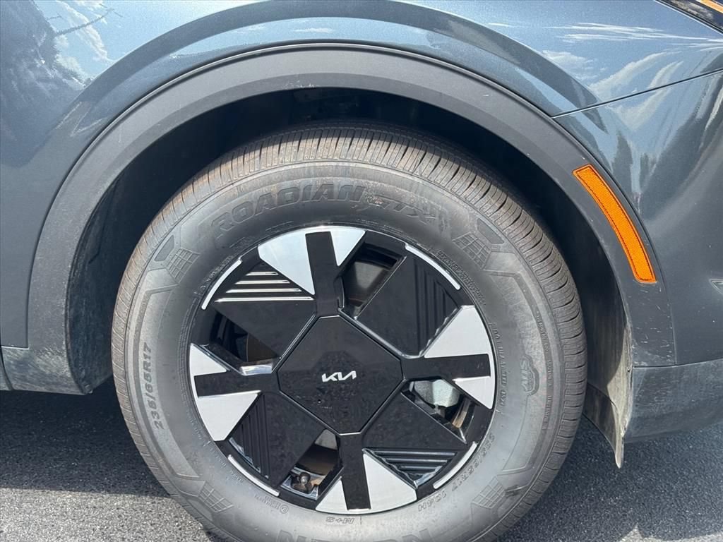 Certified 2026 Kia Sportage LX FWD image 9