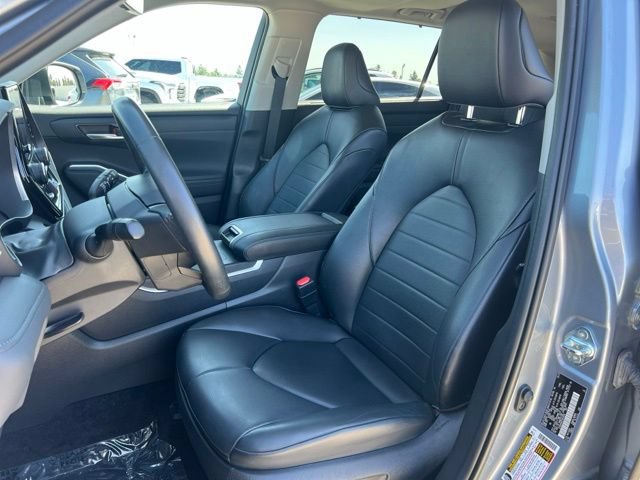 Certified 2023 Toyota Highlander XLE FWD image 10