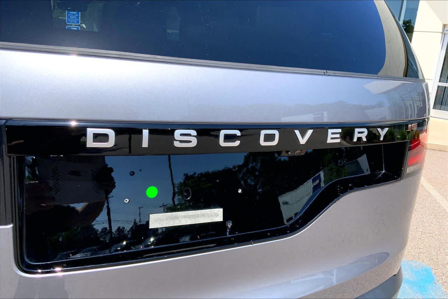 Used 2025 Land Rover Discovery S AWD/4WD image 29