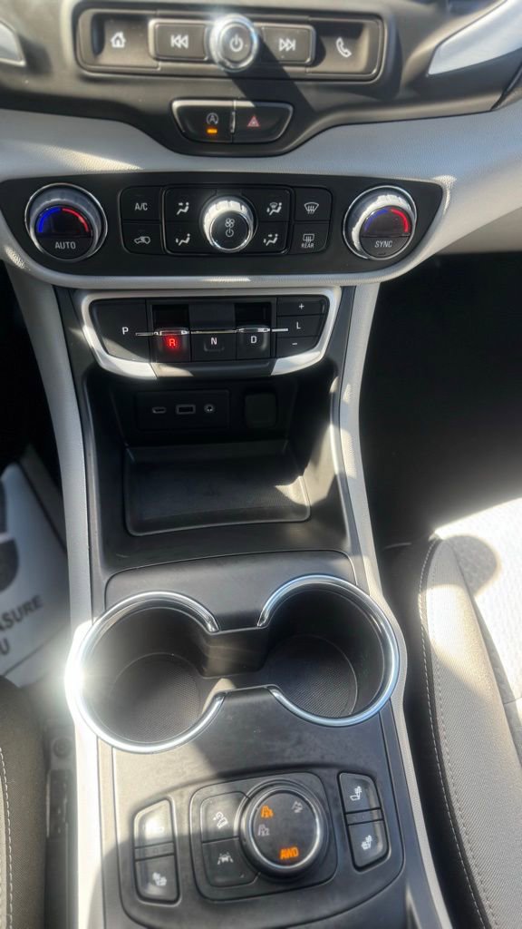 Used 2023 GMC Terrain SLE w/ Driver Convenience Package image 14