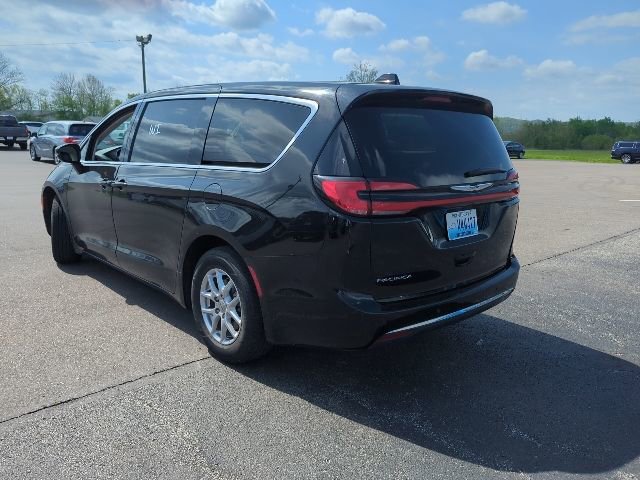 Used 2024 Chrysler Pacifica Touring-L FWD image 30