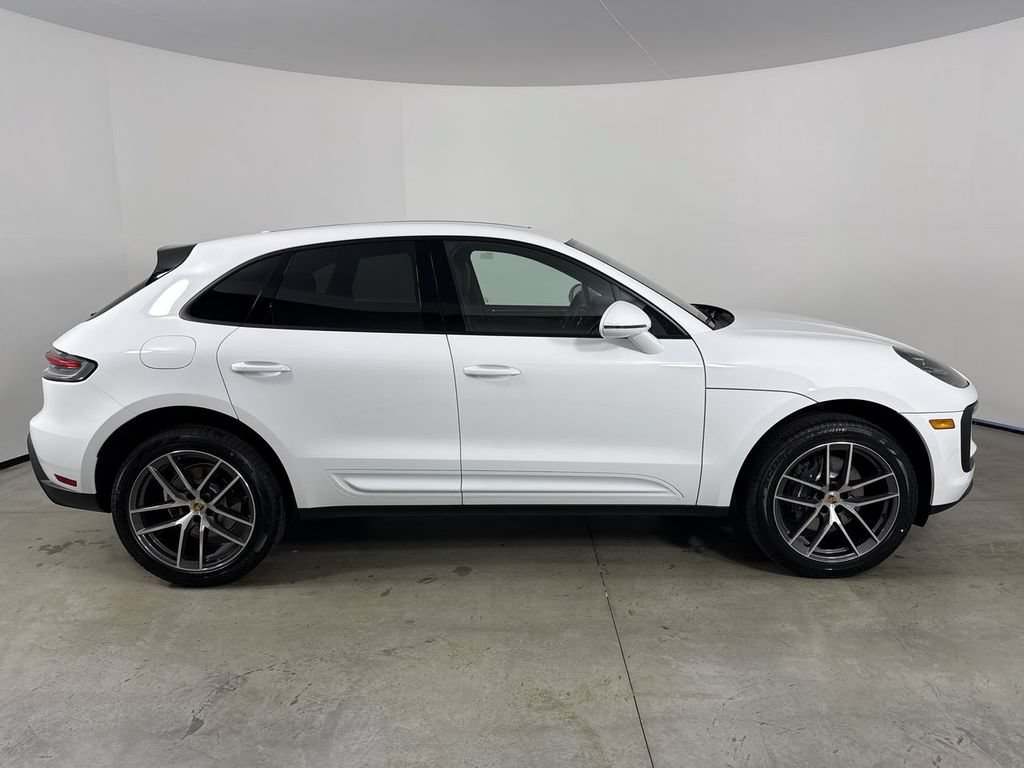 New 2026 Porsche Macan AWD/4WD image 8
