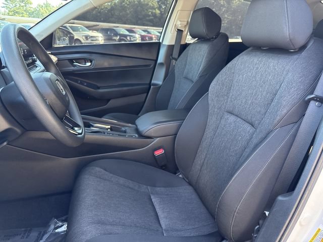 Used 2025 Honda Accord SE image 11
