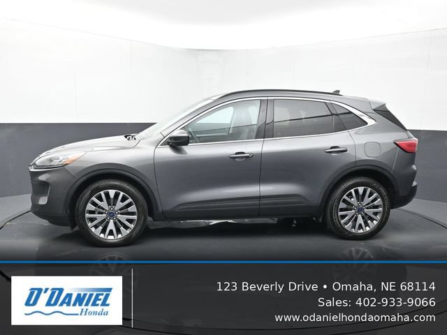 Used 2022 Ford Escape Titanium AWD/4WD image 2