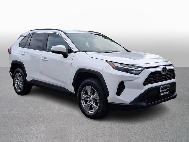 Used 2024 Toyota RAV4 XLE AWD/4WD image 3