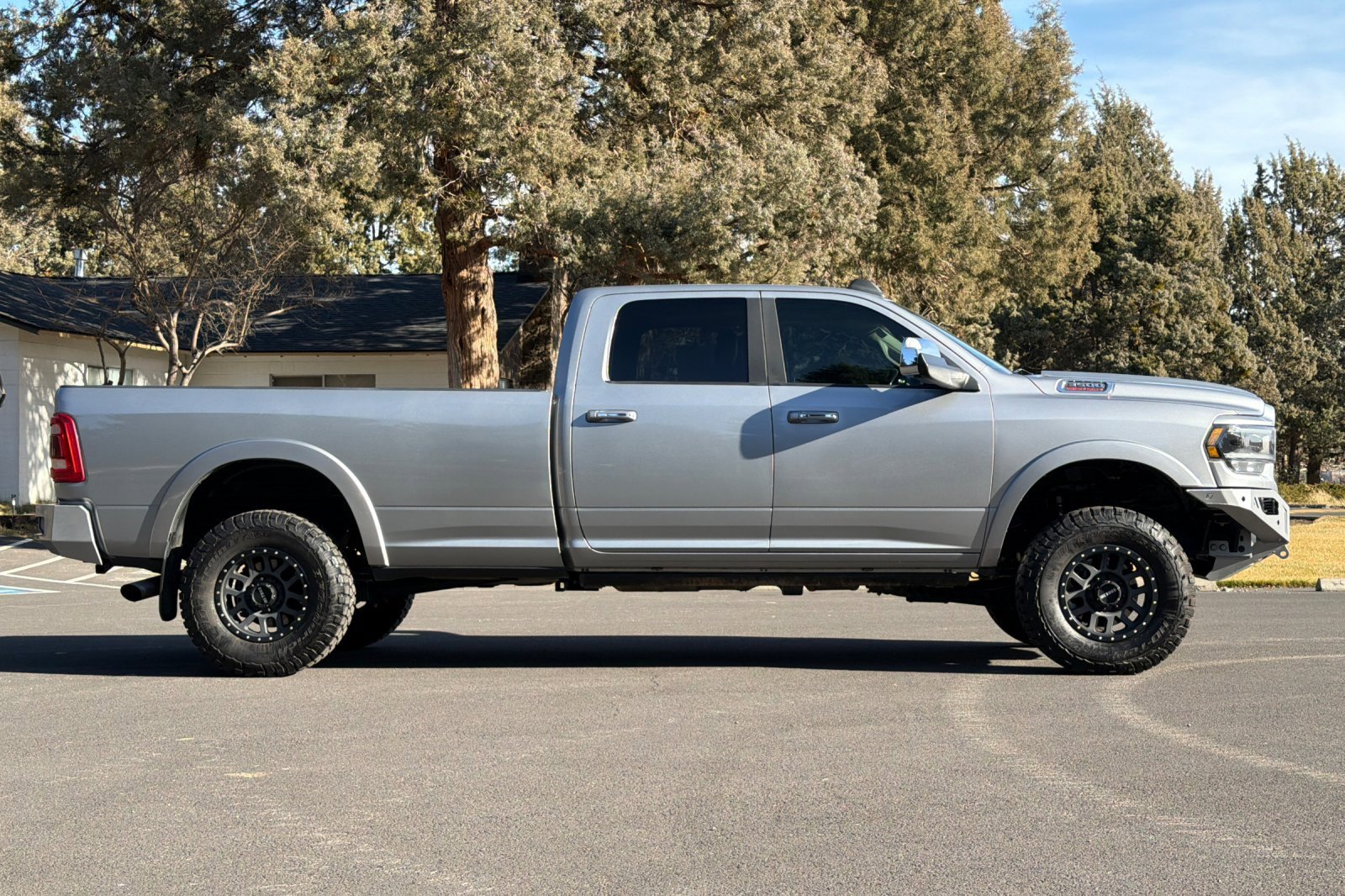 Used 2020 RAM 3500 Laramie image 3