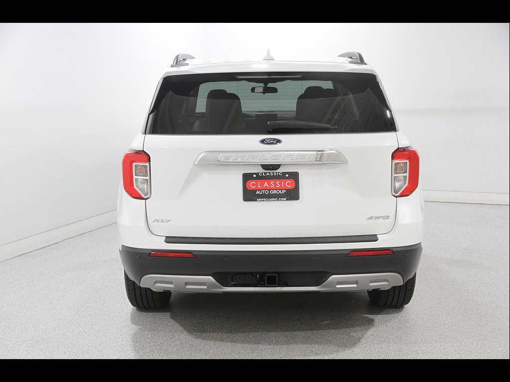 Used 2023 Ford Explorer XLT w/ Equipment Group 202A AWD/4WD image 21