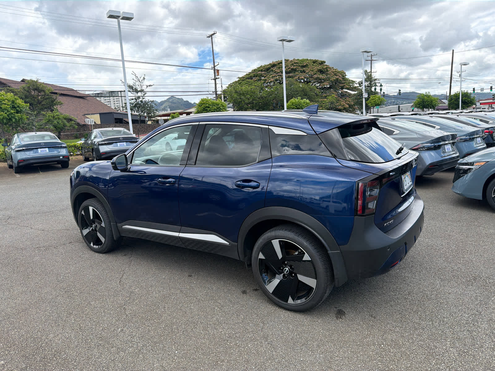 Used 2025 Nissan Kicks SR image 4