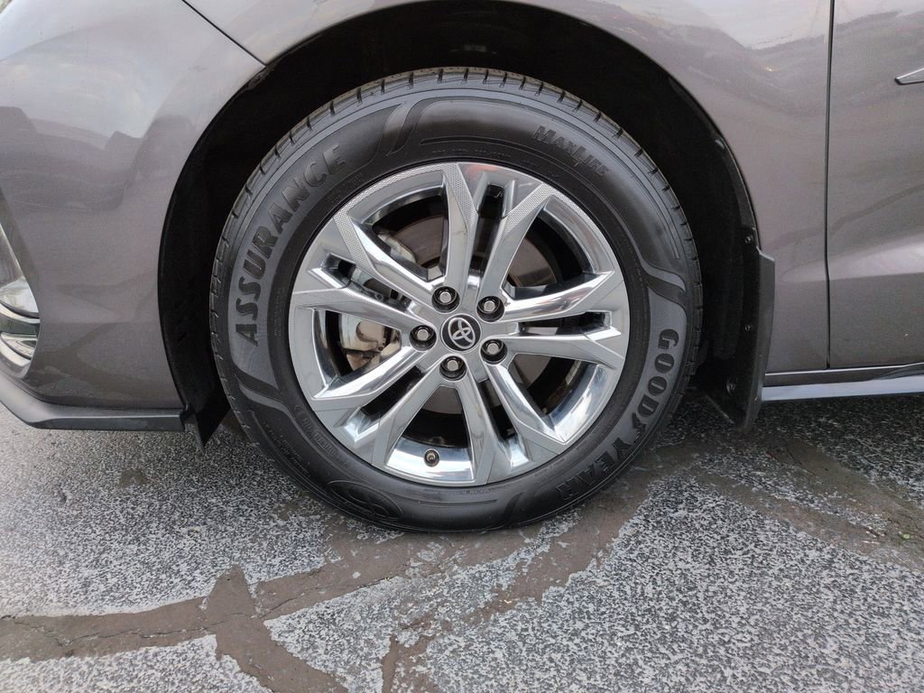 Certified 2022 Toyota Sienna XSE AWD/4WD image 27
