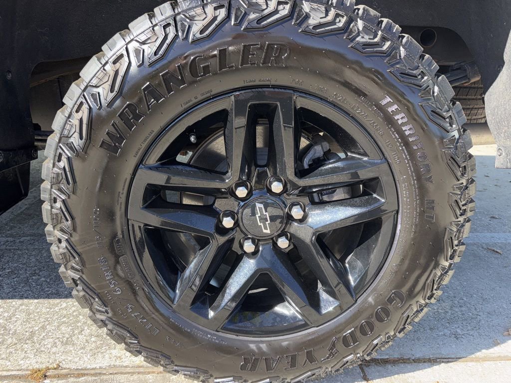 Used 2025 Chevrolet Silverado 1500 Custom Trail Boss AWD/4WD image 51