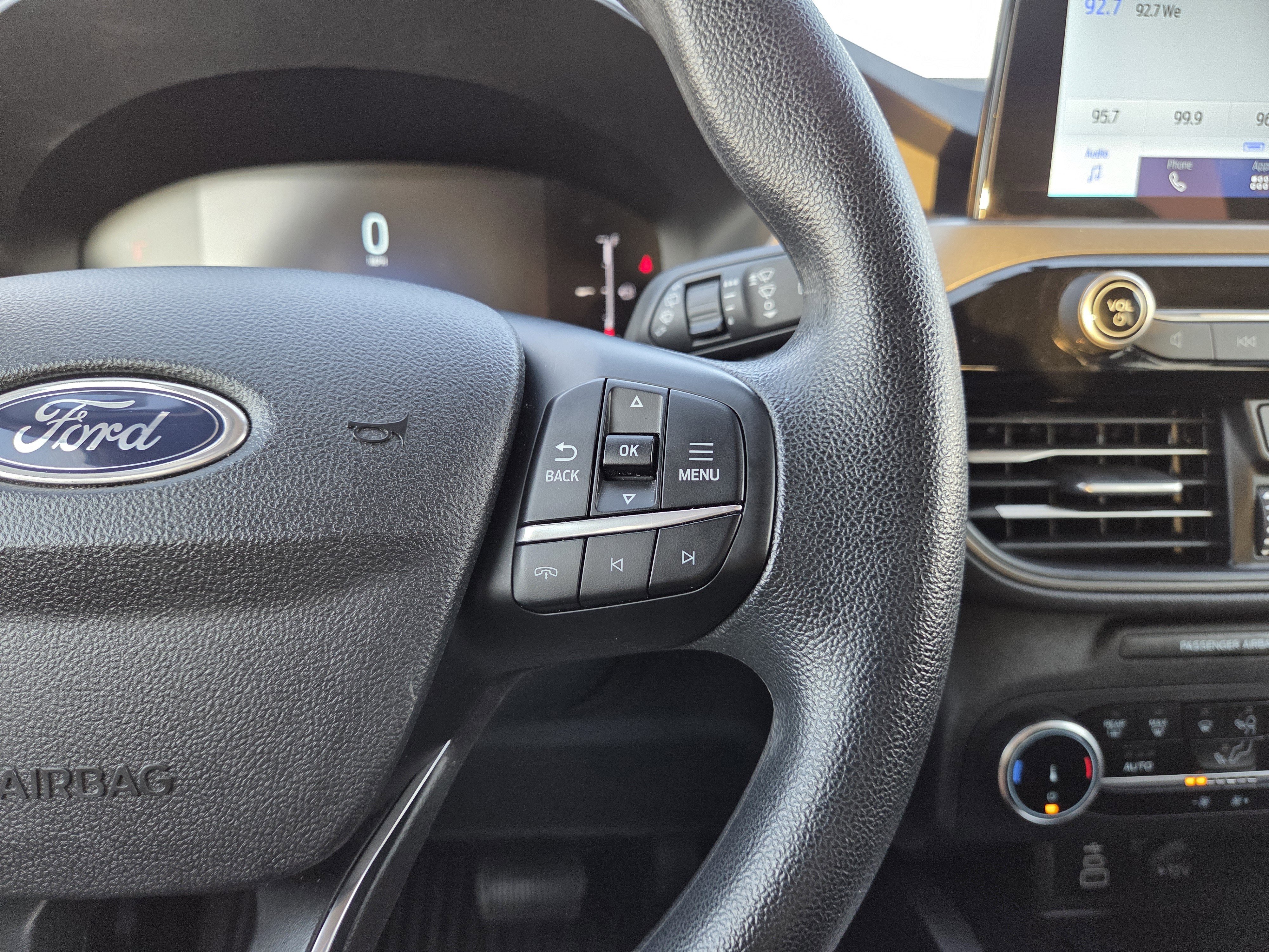 Used 2025 Ford Escape Active image 39