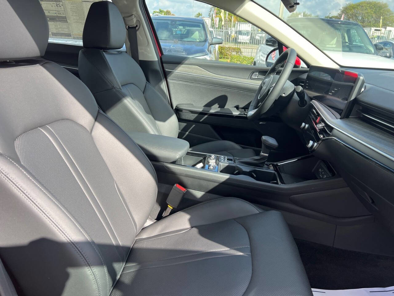 Used 2025 Kia K5 EX image 8